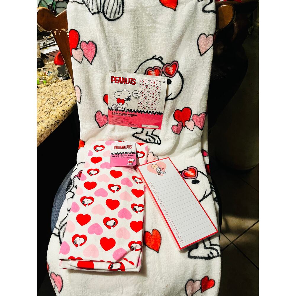 Snoopy super soft 50 by 70s plush throw valentines bundle/lot two kitchen towels